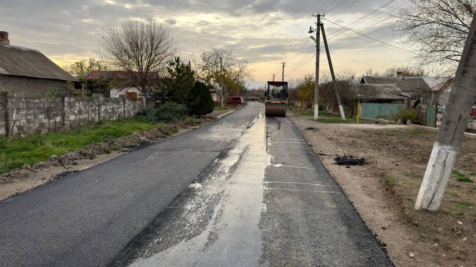 Антон Кравец: На территории Республики Крым продолжаются мероприятия по улучшению качества автомобильных дорог Антон Кравец: На территории Республики Крым продолжаются мероприятия по улучшению качества автомобильных дорог