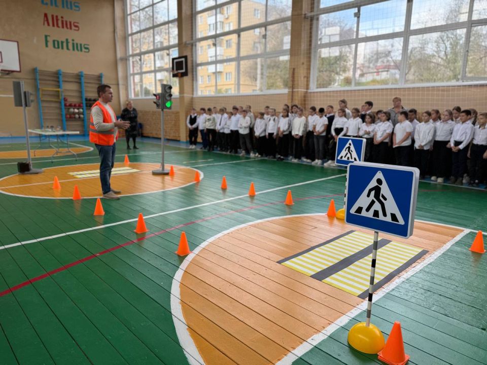 Госавтоинспекция г. Керчи и педагоги «Лаборатории безопасности» г. Симферополя провели совместную работу по профилактике детского дорожно-транспортного травматизма Госавтоинспекция г. Керчи и педагоги «Лаборатории безопасности» г. Симферополя провели совместную работу по профилактике детского дорожно-транспортного травматизма