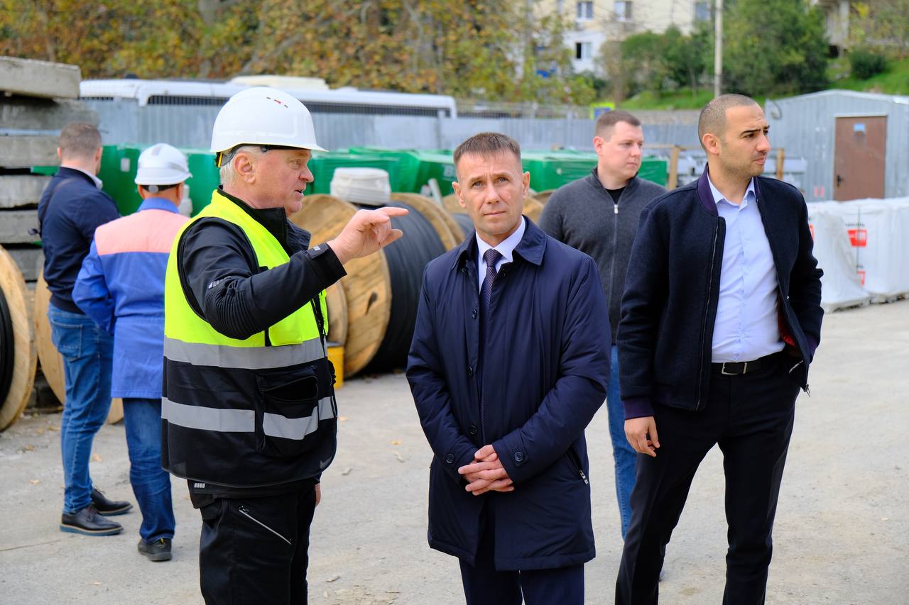 Юрий Нимченко: Во исполнение поручения Председателя Совета Федерации Валентины Ивановны Матвиенко продолжаю держать на личном контроле ключевые для города строительные объекты — рынок и автовокзал в Ялте