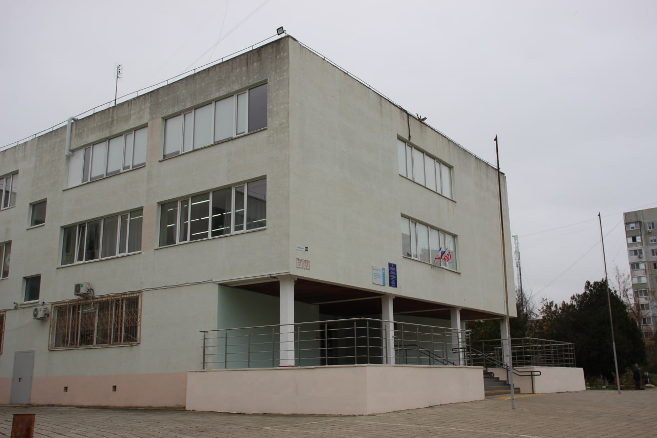 На территории школы № 26 им. Героя Советского Союза Д.Т. Доева начались подготовительные работы к асфальтированию тротуаров и пожарного проезда На территории школы № 26 им. Героя Советского Союза Д.Т. Доева начались подготовительные работы к асфальтированию тротуаров и пожарного проезда