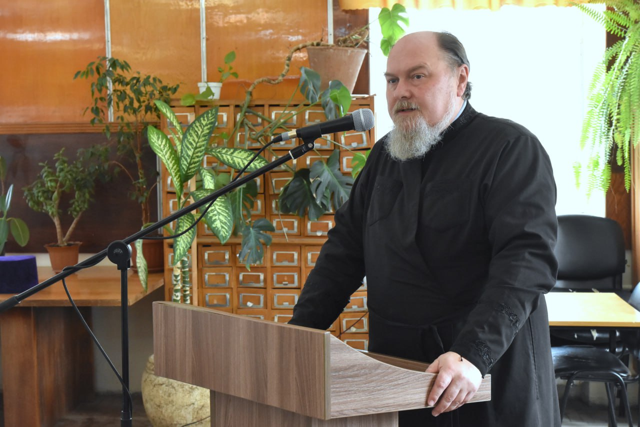 Принял участие в региональном этапе Рождественских образовательных чтений – масштабном церковно-общественном форуме, объединяющем органы власти, общественные организации и научное сообщество Принял участие в региональном этапе Рождественских образовательных чтений – масштабном церковно-общественном форуме, объединяющем органы власти, общественные организации и научное сообщество