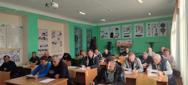 В Джанкойской технической школе, в рамках выполнения госзадания в 2025 году, в соответствии с рабочим учебным планом школы и графиком обучения, проведено обучение работников Красноперекопского, Белогорского...
