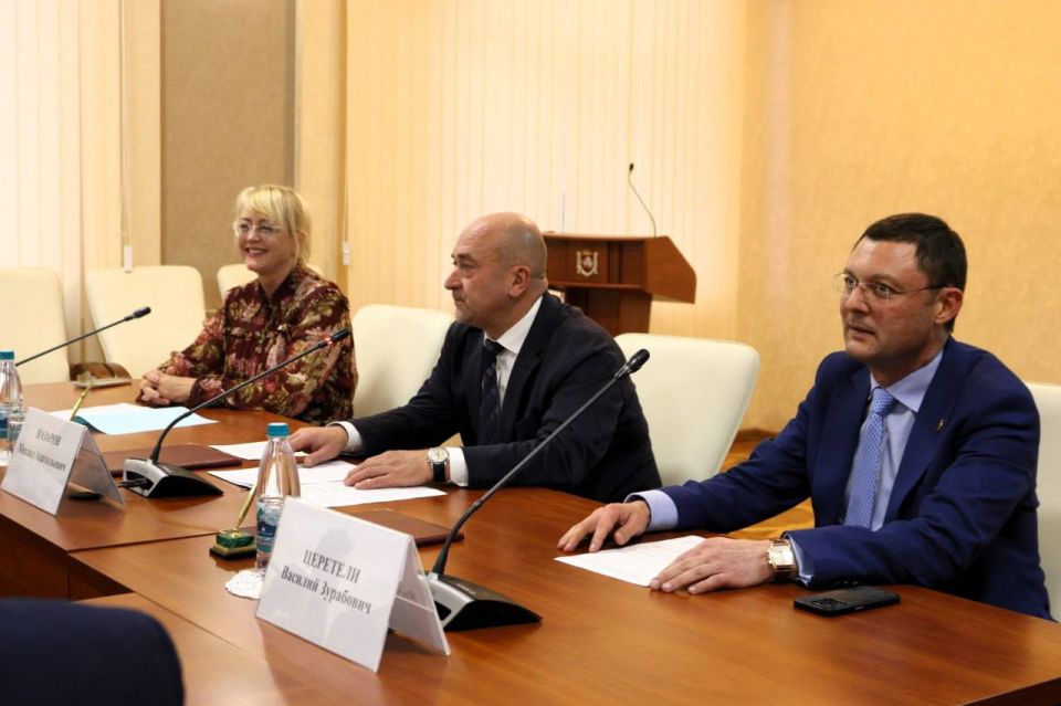 Михаил Назаров: Российская академия художеств и Совет министров Республики Крым заключили соглашение о сотрудничестве Михаил Назаров: Российская академия художеств и Совет министров Республики Крым заключили соглашение о сотрудничестве