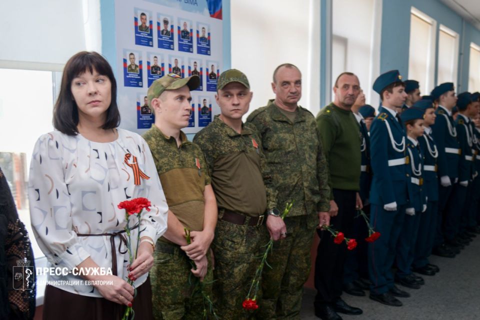 «Парту Героя» в память о погибшем на СВО военнослужащем открыли в Заозерненской школе «Парту Героя» в память о погибшем на СВО военнослужащем открыли в Заозерненской школе