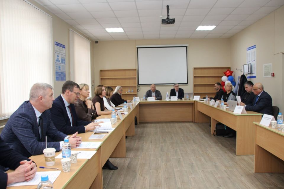 В Общественной палате Крыма обсудили развитие цифровой грамотности населения