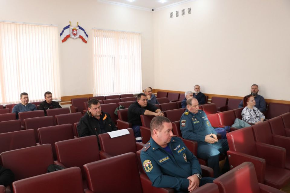 Под председательством первого заместителя главы администрации Феодосии Эмина Набиева состоялось заседание КЧС и ОПБ Под председательством первого заместителя главы администрации Феодосии Эмина Набиева состоялось заседание КЧС и ОПБ