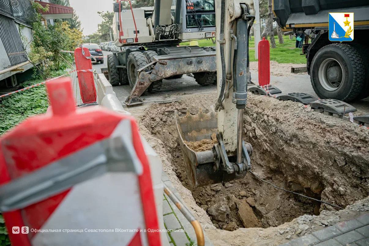 Ремонтируем водовод. Завершается реконструкция магистрального водовода, соединяющего водоузлы № 7 и № 20. Это нужно, чтобы у жителей Ремонтируем водовод. Завершается реконструкция магистрального водовода, соединяющего водоузлы № 7 и № 20. Это нужно, чтобы у жителей