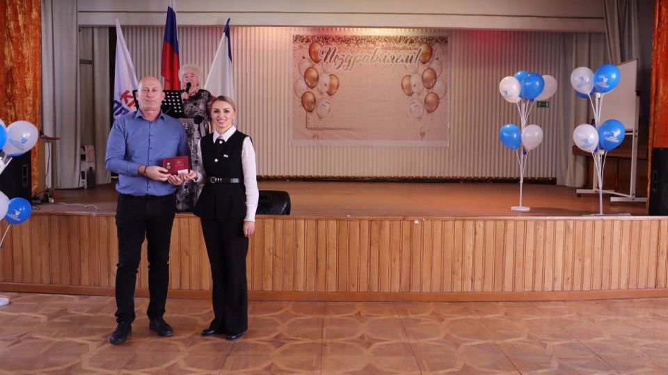 Анастасия Гридчина: От имени Председателя Государственного Совета РК Владимира Константинова, поздравила сотрудников ГУП РК «Крымтроллейбус» с главным профессиональным праздником «Днём работника транспорта»