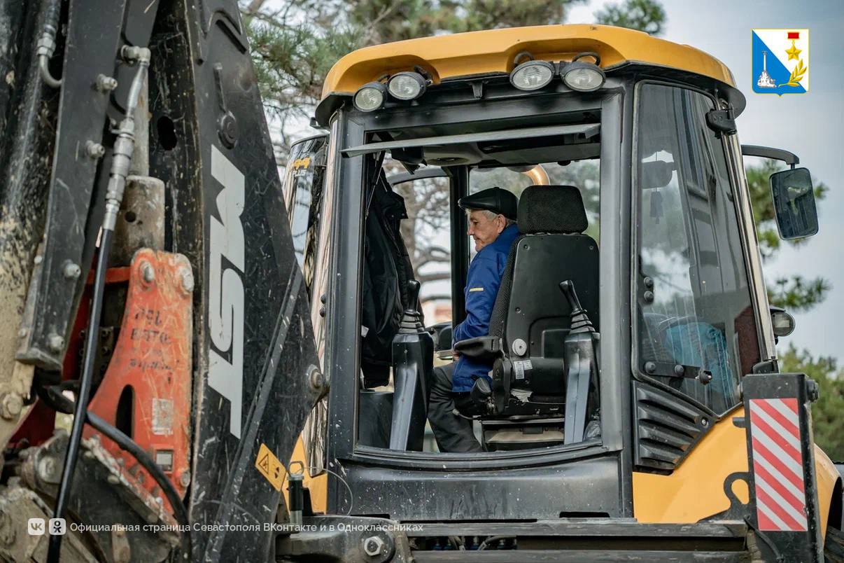 Ремонтируем водовод. Завершается реконструкция магистрального водовода, соединяющего водоузлы № 7 и № 20. Это нужно, чтобы у жителей Ремонтируем водовод. Завершается реконструкция магистрального водовода, соединяющего водоузлы № 7 и № 20. Это нужно, чтобы у жителей