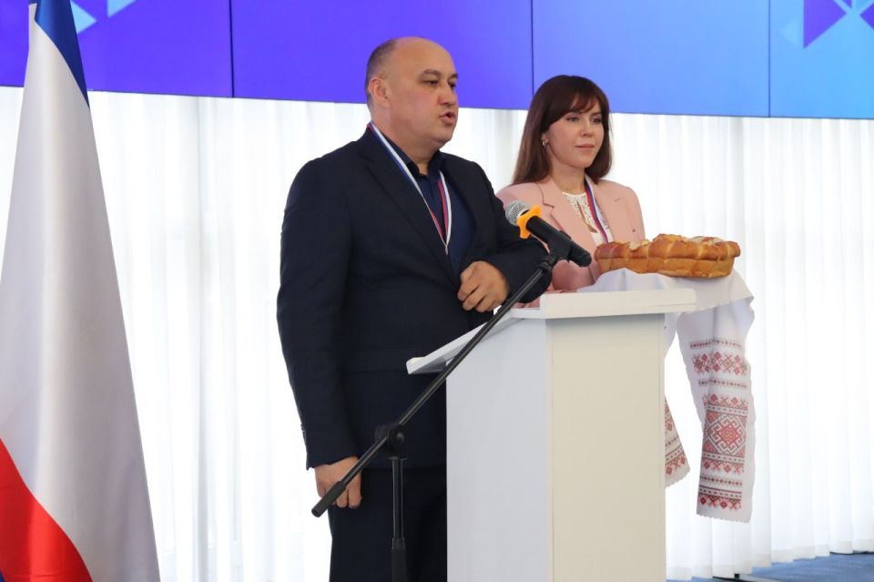 Единство народов — сила России!