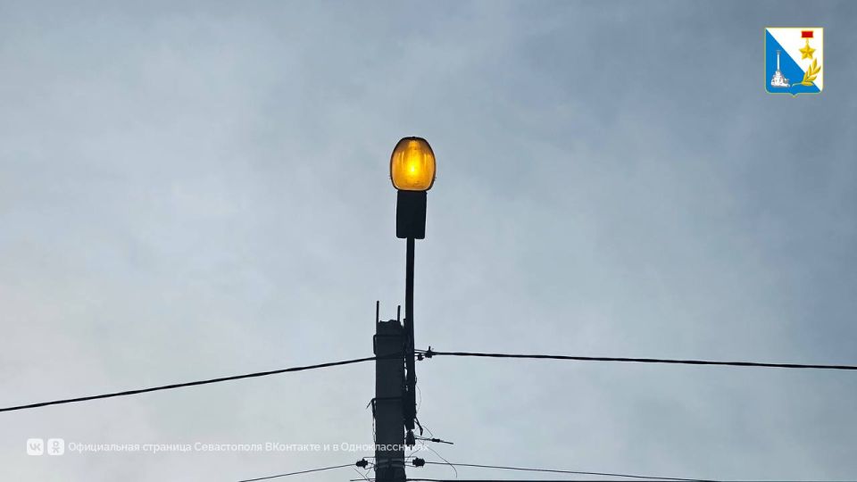 Обновили уличное освещение на улице Репина Обновили уличное освещение на улице Репина
