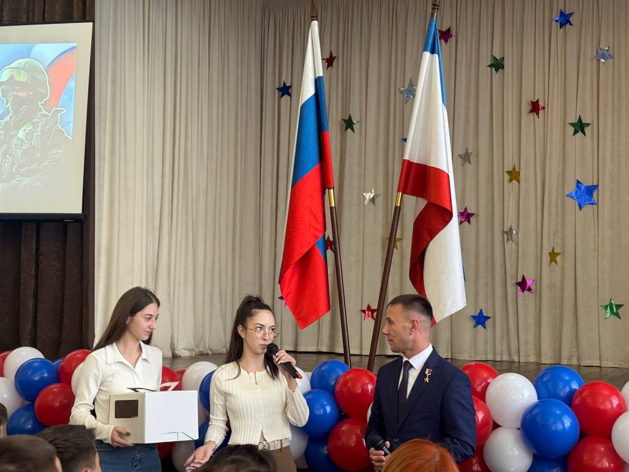 Юрий Нимченко: 21 ноября в рамках муниципальной встречи «Говорим с героем» я посетил Государственное автономное профессиональное образовательное учреждение Республики Крым «Крымский многопрофильный колледж» Юрий Нимченко: 21 ноября в рамках муниципальной встречи «Говорим с героем» я посетил Государственное автономное профессиональное образовательное учреждение Республики Крым «Крымский многопрофильный колледж»