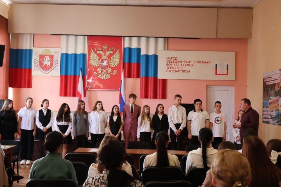 Денис Олейник: Сегодня вместе начальником отдела образования, молодежи и спорта Администрации Раздольненского района Лилей Керимовой и председателем территориальной избирательной комиссии Раздольненского района Республики... Денис Олейник: Сегодня вместе начальником отдела образования, молодежи и спорта Администрации Раздольненского района Лилей Керимовой и председателем территориальной избирательной комиссии Раздольненского района Республики...