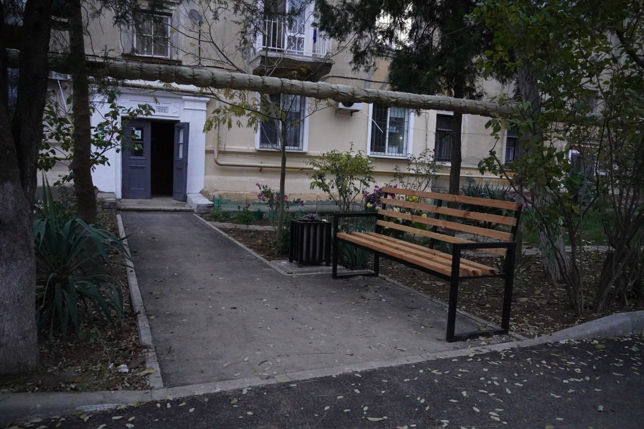 Завершено благоустройство двора по ул. Славы, 25/12, 23, 21, ул. Всесоюзной, 10, ул. Фестивальной, 2, 4, 6 Завершено благоустройство двора по ул. Славы, 25/12, 23, 21, ул. Всесоюзной, 10, ул. Фестивальной, 2, 4, 6