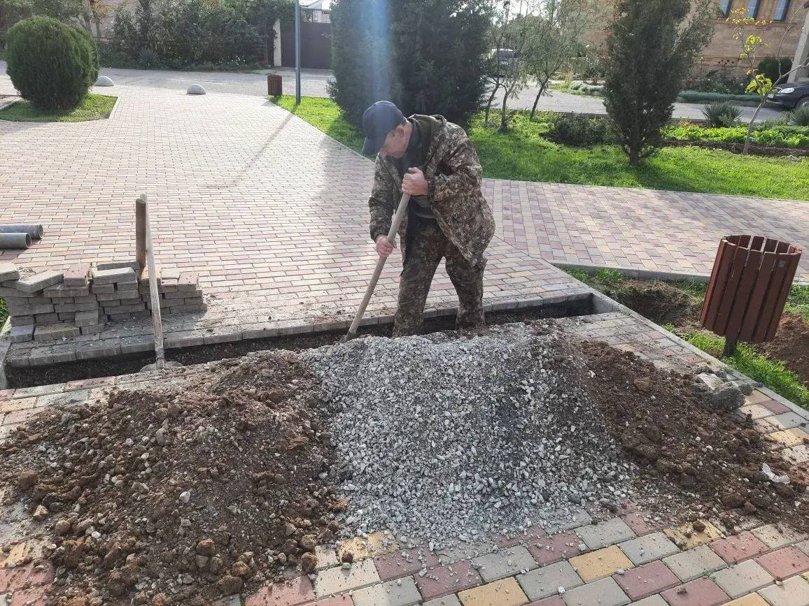 Александр Юрьев: Приступили к обустройству системы автоматического полива в Заозёрненском сквере Александр Юрьев: Приступили к обустройству системы автоматического полива в Заозёрненском сквере