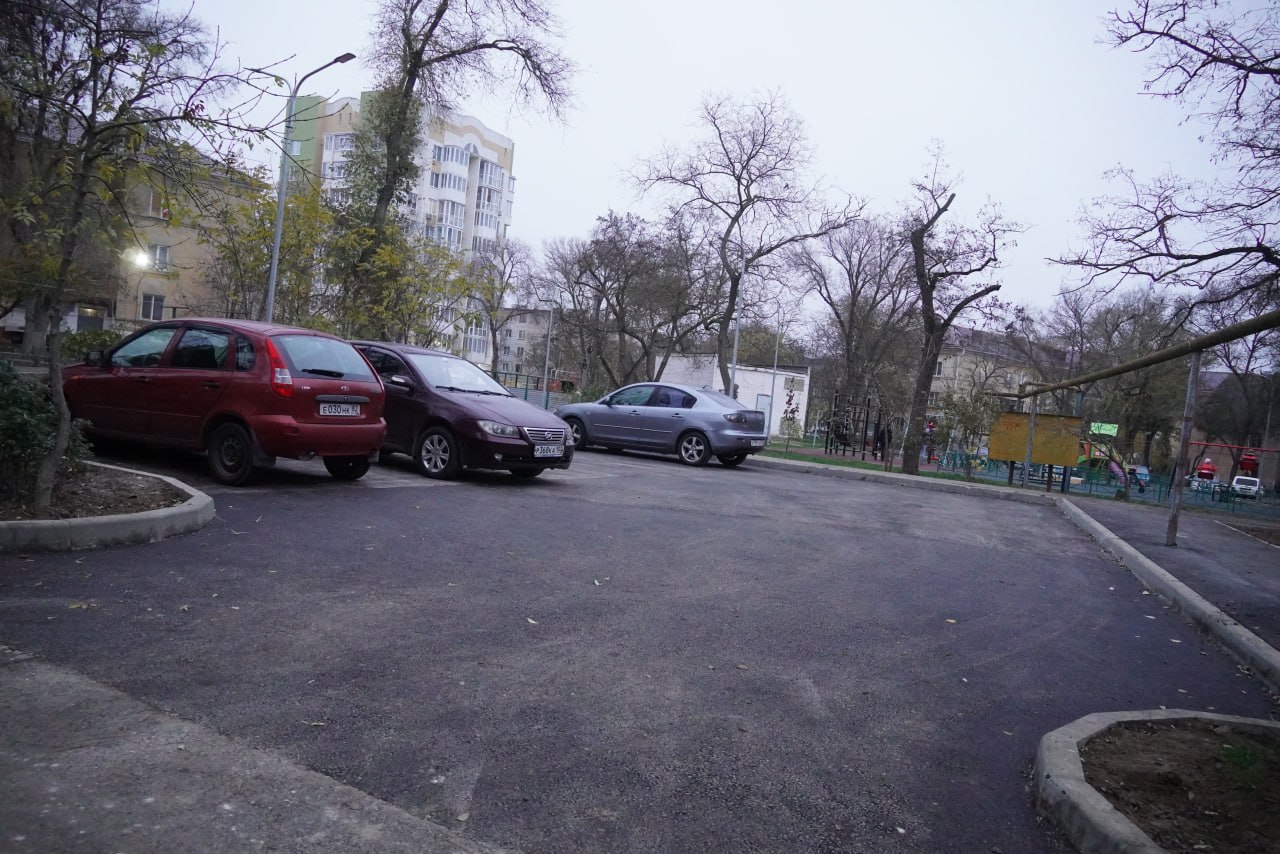 Завершено благоустройство двора по ул. Славы, 25/12, 23, 21, ул. Всесоюзной, 10, ул. Фестивальной, 2, 4, 6 Завершено благоустройство двора по ул. Славы, 25/12, 23, 21, ул. Всесоюзной, 10, ул. Фестивальной, 2, 4, 6