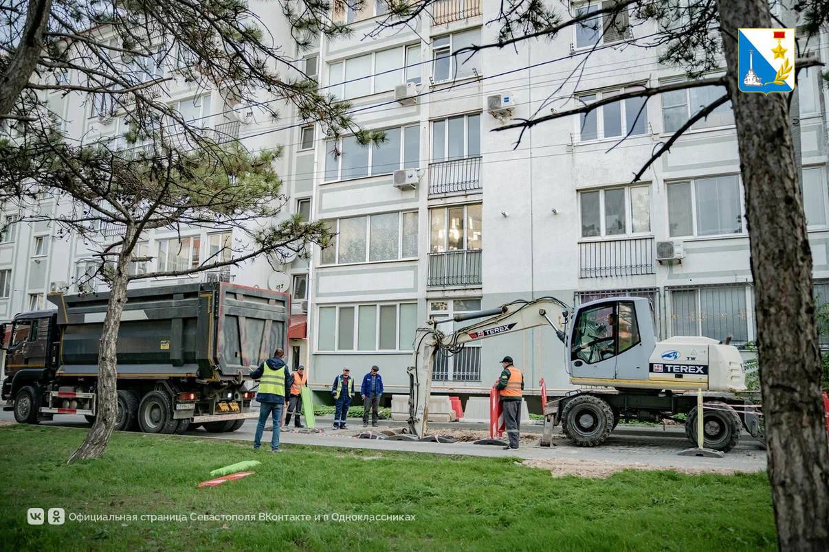 Ремонтируем водовод. Завершается реконструкция магистрального водовода, соединяющего водоузлы № 7 и № 20. Это нужно, чтобы у жителей Ремонтируем водовод. Завершается реконструкция магистрального водовода, соединяющего водоузлы № 7 и № 20. Это нужно, чтобы у жителей