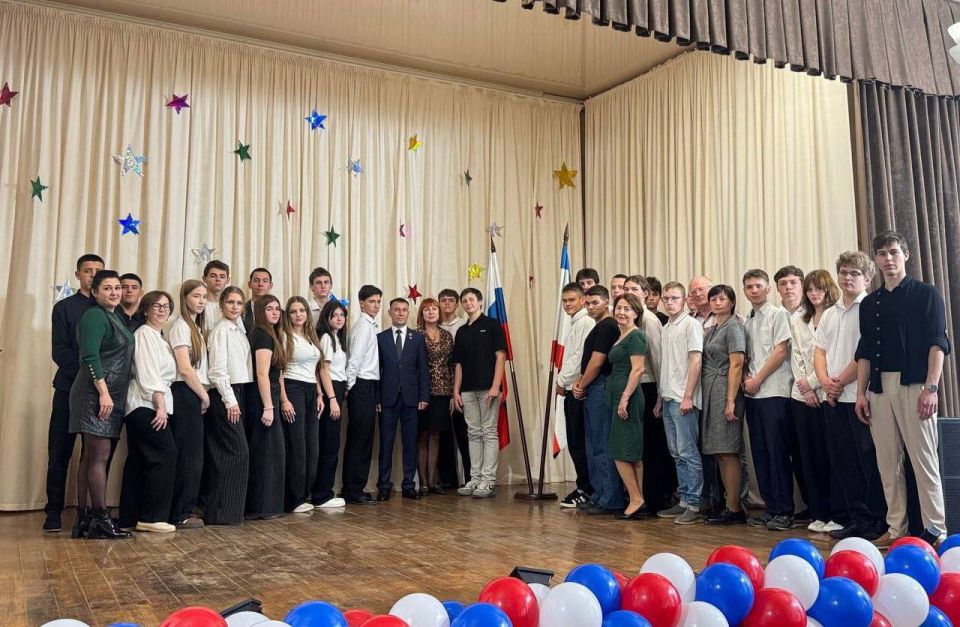 Юрий Нимченко: 21 ноября в рамках муниципальной встречи «Говорим с героем» я посетил Государственное автономное профессиональное образовательное учреждение Республики Крым «Крымский многопрофильный колледж» Юрий Нимченко: 21 ноября в рамках муниципальной встречи «Говорим с героем» я посетил Государственное автономное профессиональное образовательное учреждение Республики Крым «Крымский многопрофильный колледж»