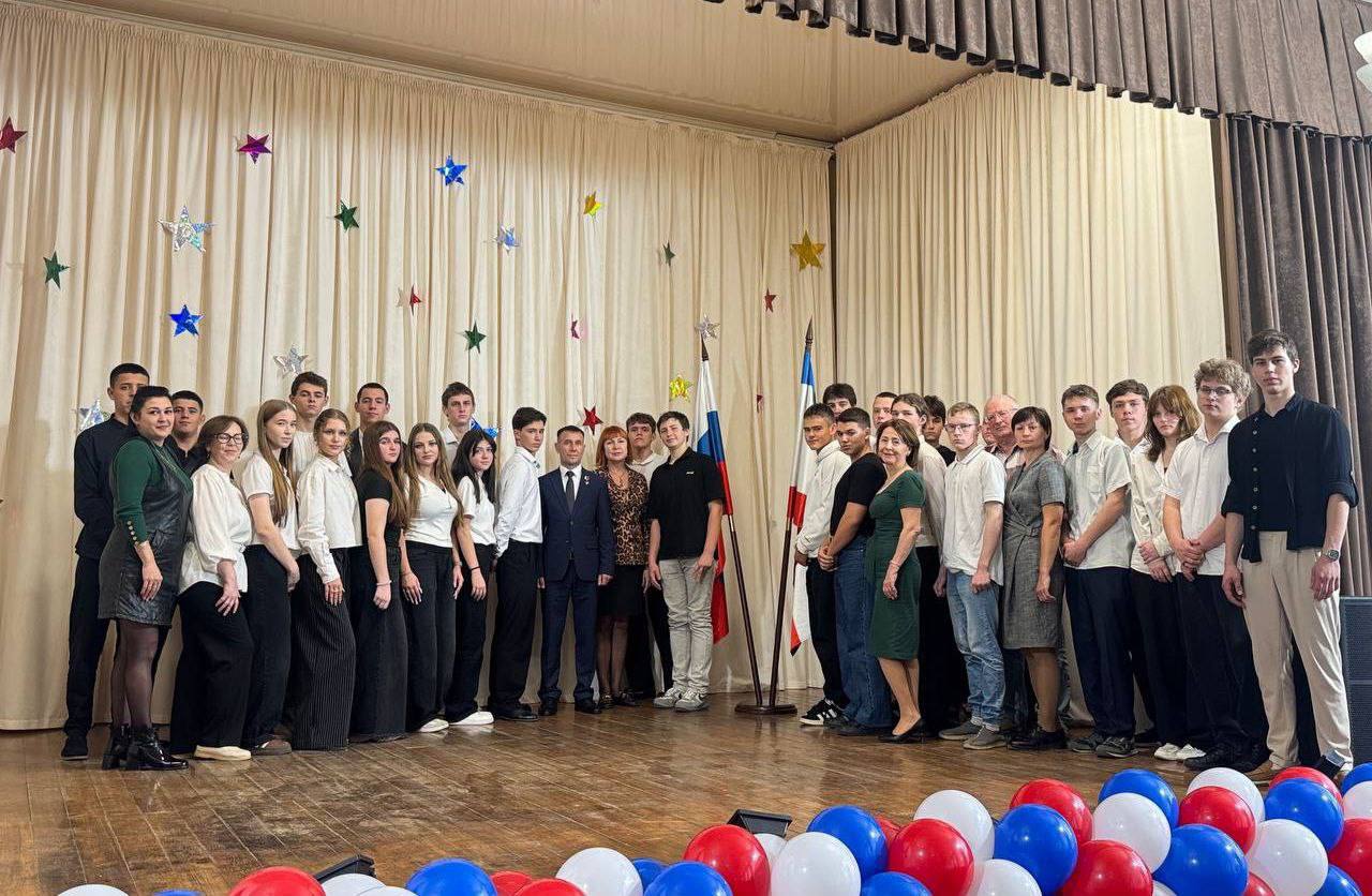 Юрий Нимченко: 21 ноября в рамках муниципальной встречи «Говорим с героем» я посетил Государственное автономное профессиональное образовательное учреждение Республики Крым «Крымский многопрофильный колледж» Юрий Нимченко: 21 ноября в рамках муниципальной встречи «Говорим с героем» я посетил Государственное автономное профессиональное образовательное учреждение Республики Крым «Крымский многопрофильный колледж»