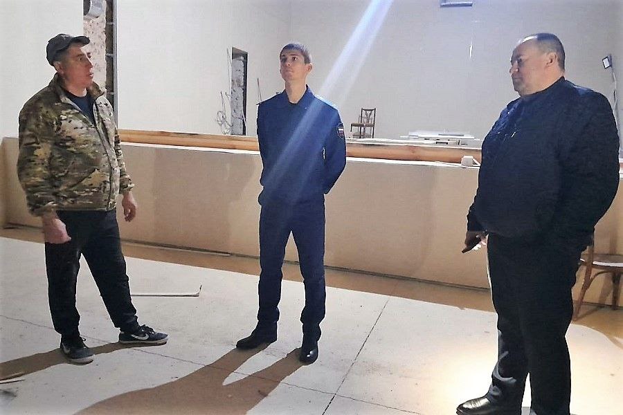 Александр Соколовский: Совместно с прокурором Первомайского района Романом Дугаренко и заместителем председателя районного совета Еленой Стельмах при участии представителей заказчика и подрядной организации проверил ход... Александр Соколовский: Совместно с прокурором Первомайского района Романом Дугаренко и заместителем председателя районного совета Еленой Стельмах при участии представителей заказчика и подрядной организации проверил ход...