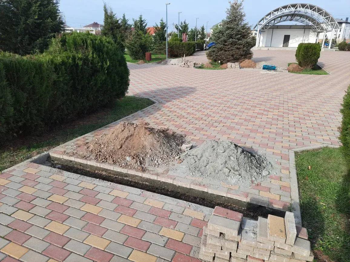 Александр Юрьев: Приступили к обустройству системы автоматического полива в Заозёрненском сквере Александр Юрьев: Приступили к обустройству системы автоматического полива в Заозёрненском сквере