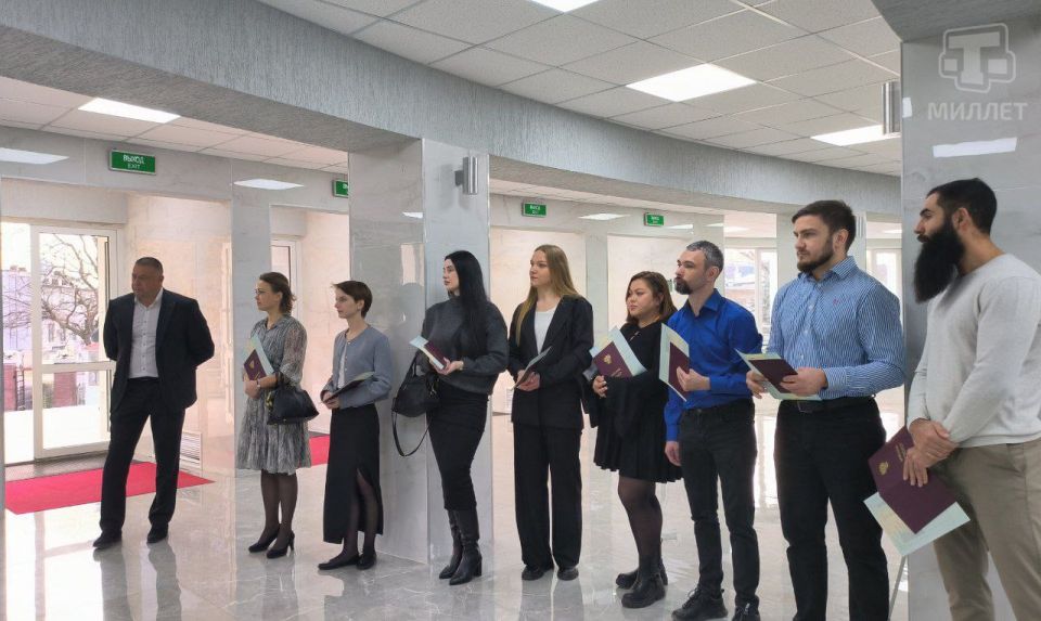 В КИПУ имени Февзи Якубова торжественно вручили дипломы о профессиональной переподготовке по направлению «Теория, методика и технологии физической культуры и спорта», программа реализуется в вузе впервые, её выпускниками... В КИПУ имени Февзи Якубова торжественно вручили дипломы о профессиональной переподготовке по направлению «Теория, методика и технологии физической культуры и спорта», программа реализуется в вузе впервые, её выпускниками...