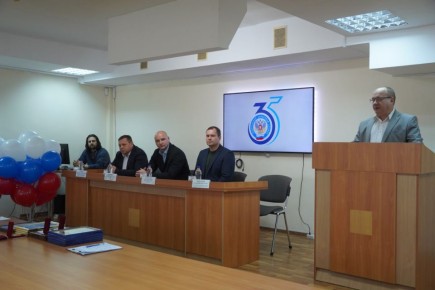 В День работника налоговых органов Российской Федерации и 35летия со дня создания ФНС России глава администрации Олег Каторгин поздравил сотрудников Межрайонной инспекции ФНС России №7 по Республике Крым