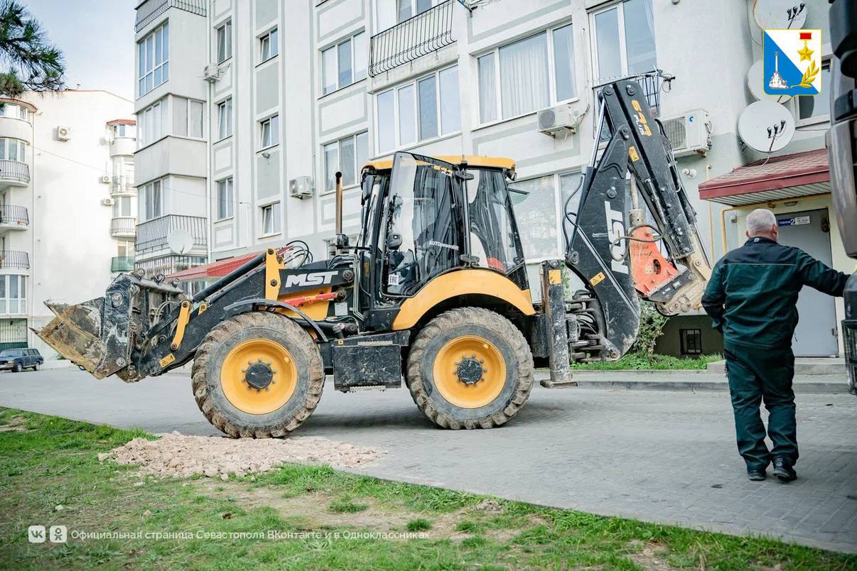 Ремонтируем водовод. Завершается реконструкция магистрального водовода, соединяющего водоузлы № 7 и № 20. Это нужно, чтобы у жителей Ремонтируем водовод. Завершается реконструкция магистрального водовода, соединяющего водоузлы № 7 и № 20. Это нужно, чтобы у жителей