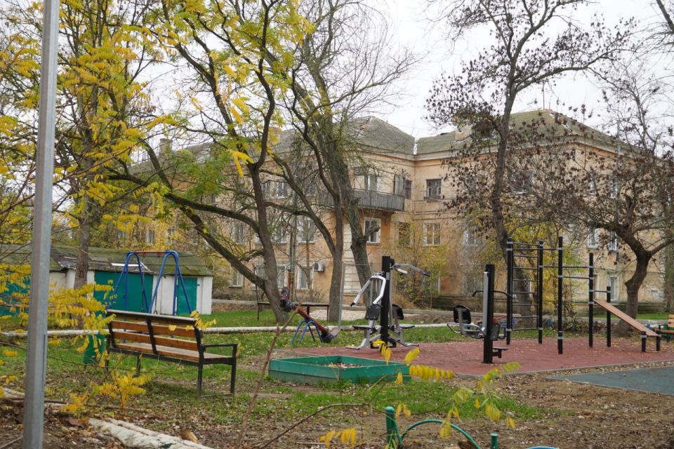 Глава администрации Олег Каторгин побывал во дворе по ул. Петра Дейкало, 6/1, ул. Архитектурной, 5/2, Бульваре Пионеров, 2/5, где продолжается благоустройство Глава администрации Олег Каторгин побывал во дворе по ул. Петра Дейкало, 6/1, ул. Архитектурной, 5/2, Бульваре Пионеров, 2/5, где продолжается благоустройство