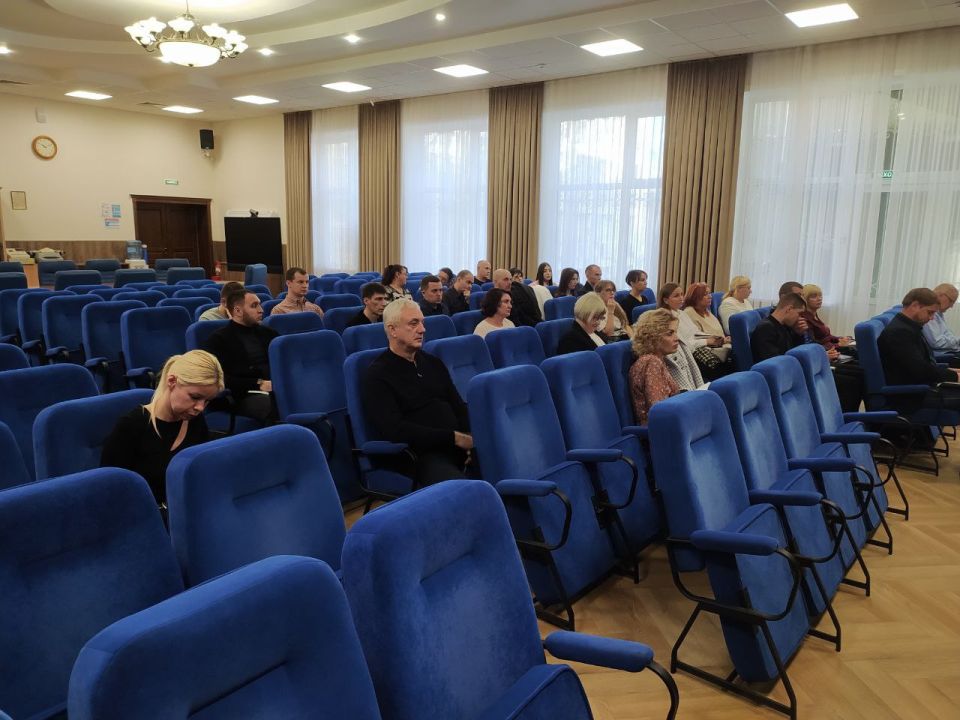 Сотрудники ГБОО ДПО «УМЦ по ГО и ЧС Республики Крым» провели образовательные семинары с работниками Управления Федеральной налоговой службы по Республике Крым на тему: "КЧС - цели, задачи, направления деятельности...