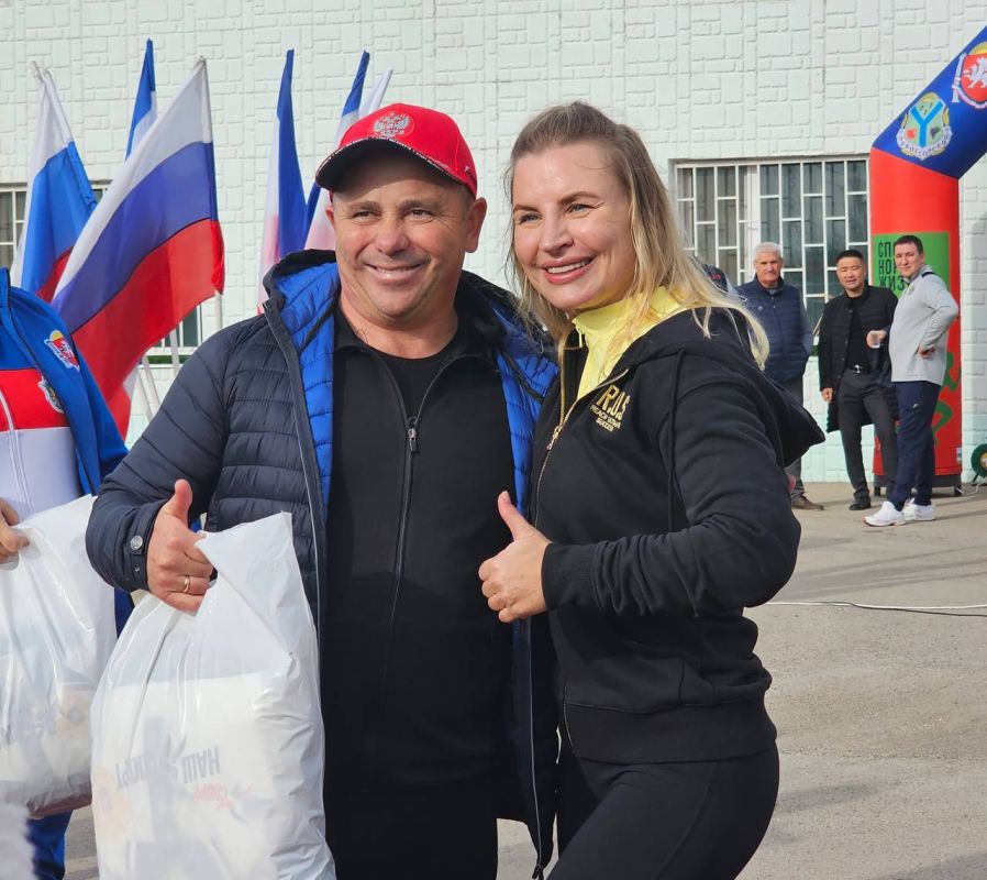 Ольга Торубарова: Совместно с ветераном боевых действий СВО, участником кадрового проекта «Герои Крыма» Сергеем Сергеевичем Каменевым вручили спортивную экипировку 56 спортсменам и тренерам спортивной школы Нижнегорского... Ольга Торубарова: Совместно с ветераном боевых действий СВО, участником кадрового проекта «Герои Крыма» Сергеем Сергеевичем Каменевым вручили спортивную экипировку 56 спортсменам и тренерам спортивной школы Нижнегорского...