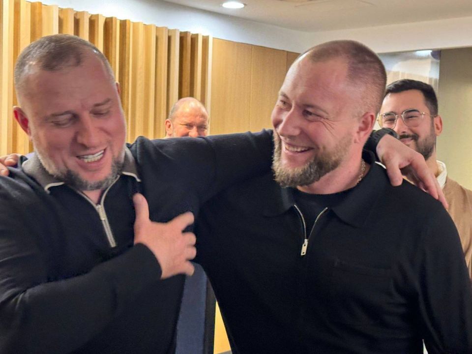 Ответ нашего генерала Апти Ароновича, прозвучавший на вопрос Пепе Эскобара, это чёткое, исторически и политически выверенное изложение Российской позиции!