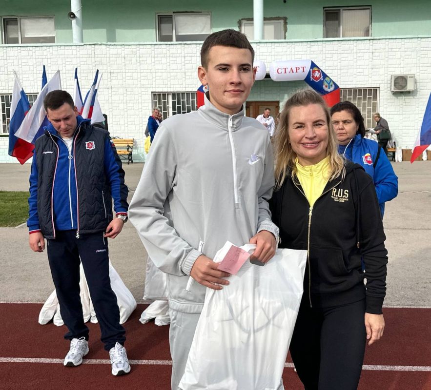 Ольга Торубарова: Совместно с ветераном боевых действий СВО, участником кадрового проекта «Герои Крыма» Сергеем Сергеевичем Каменевым вручили спортивную экипировку 56 спортсменам и тренерам спортивной школы Нижнегорского... Ольга Торубарова: Совместно с ветераном боевых действий СВО, участником кадрового проекта «Герои Крыма» Сергеем Сергеевичем Каменевым вручили спортивную экипировку 56 спортсменам и тренерам спортивной школы Нижнегорского...