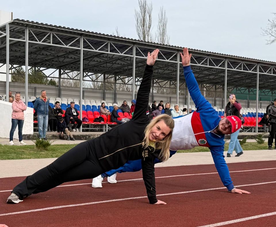 Ольга Торубарова: Активная суббота продолжилась в Нижнегорском районе! Ольга Торубарова: Активная суббота продолжилась в Нижнегорском районе!