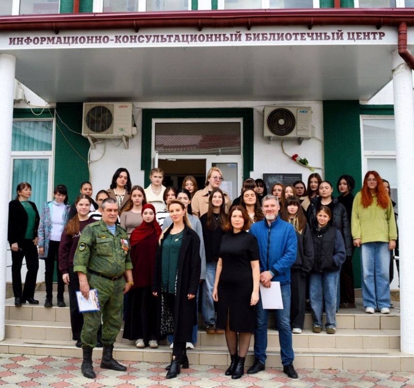 Студенты Романовского колледжа пообщались с ветераном спецоперации