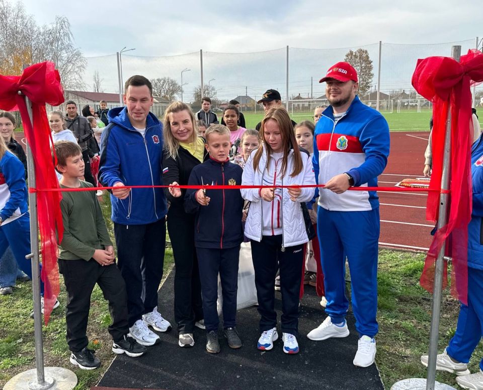 Ольга Торубарова: Совместно с главой администрации Нижнегорского района Антоном Андреевичем Кравцом и ветераном боевых действий СВО, участником кадрового проекта «Герои Крыма» Сергеем Сергеевичем Каменевым приняли участие в... Ольга Торубарова: Совместно с главой администрации Нижнегорского района Антоном Андреевичем Кравцом и ветераном боевых действий СВО, участником кадрового проекта «Герои Крыма» Сергеем Сергеевичем Каменевым приняли участие в...