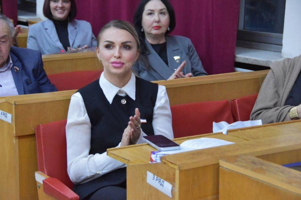 Анастасия Гридчина: Приняла участие в XX Конференции Симферопольского местного отделения КРО ВПП «Единая Россия»