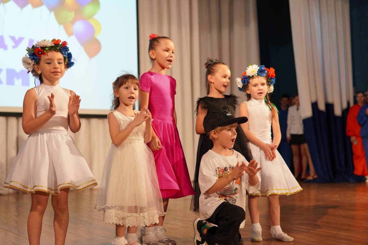 Керченский Судомеханический техникум отмечает 70-летний юбилей Керченский Судомеханический техникум отмечает 70-летний юбилей