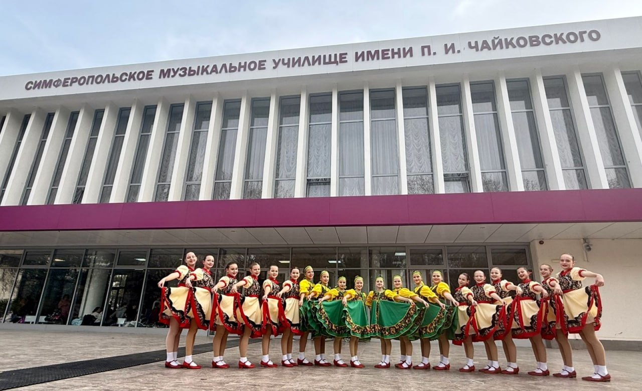 22 ноября хореографический ансамбль «Звёздочки» успешно выступил в столице республики 22 ноября хореографический ансамбль «Звёздочки» успешно выступил в столице республики