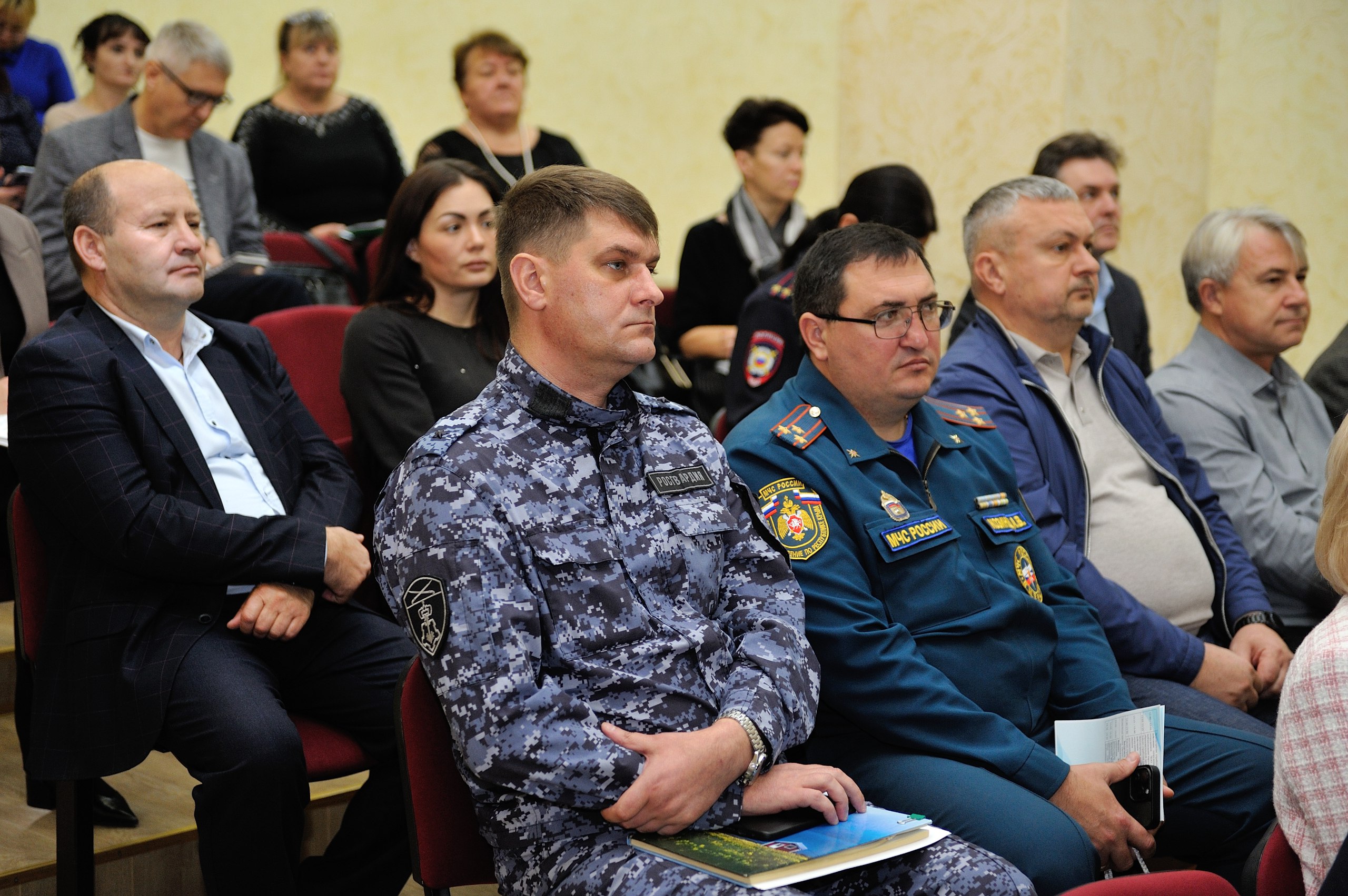 Сотрудники МВД по Республике Крым приняли участие в семинар-практикуме по антитеррористической безопасности для руководителей образовательных организаций Сотрудники МВД по Республике Крым приняли участие в семинар-практикуме по антитеррористической безопасности для руководителей образовательных организаций