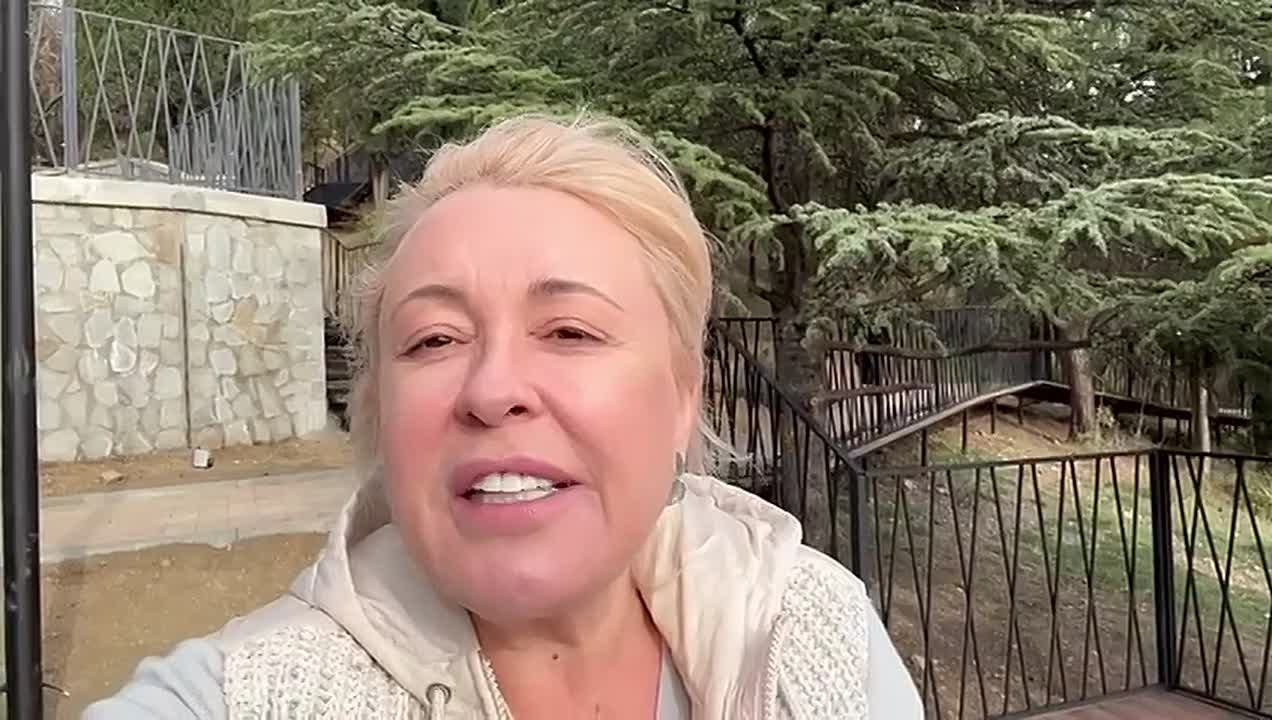 Янина Павленко: Доброго воскресного дня, дорогие друзья! Продолжаю объезд Ялты