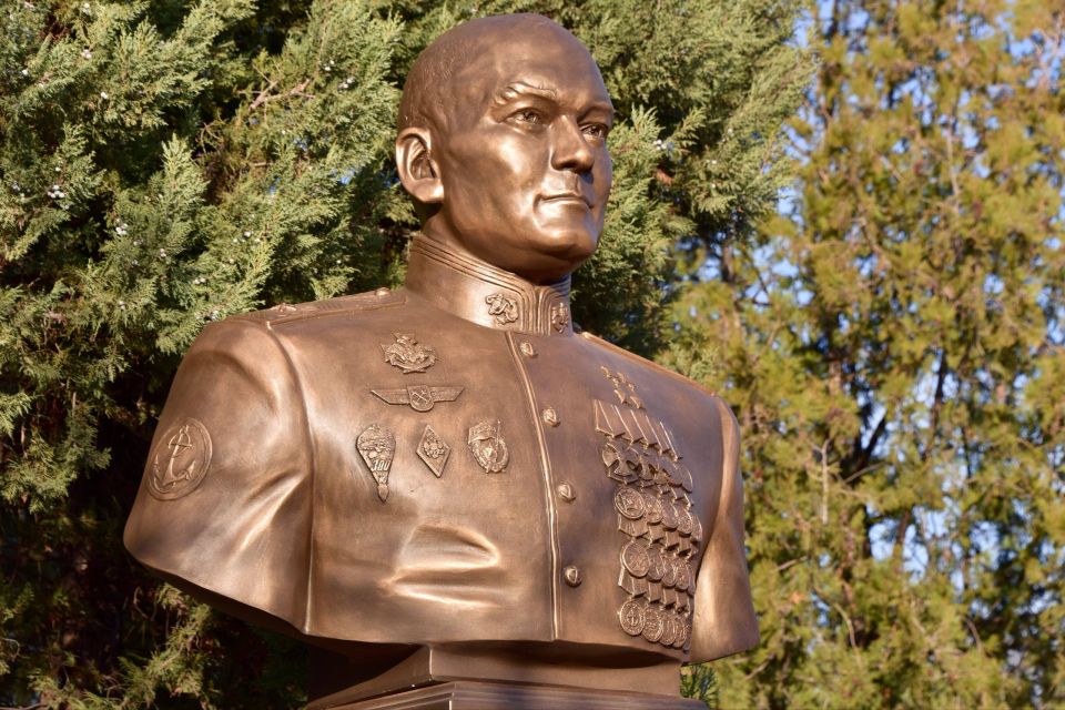 Владимир Немцев: В православный праздник Собора Архистратига Михаила и прочих Небесных Сил бесплотных принял участие в открытии часовни и Аллеи Героев в воинской части Владимир Немцев: В православный праздник Собора Архистратига Михаила и прочих Небесных Сил бесплотных принял участие в открытии часовни и Аллеи Героев в воинской части