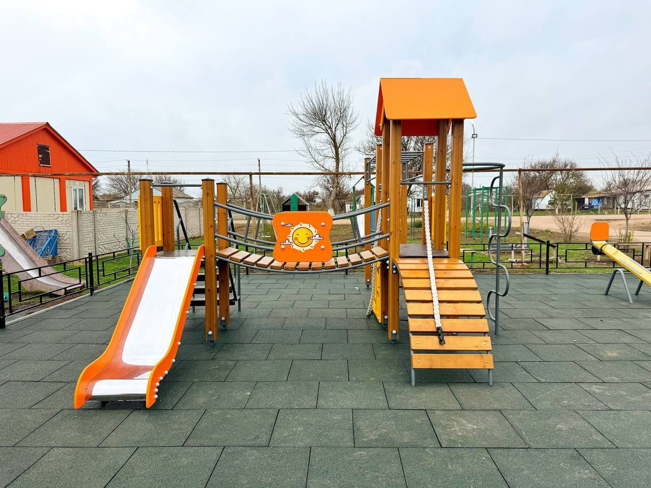 В селе Внуково установлена новая детская площадка В селе Внуково установлена новая детская площадка