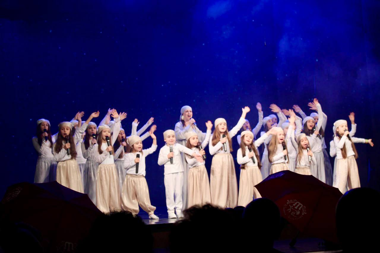 В Крыму ярко и торжественно прошёл долгожданный Гала-концерт Республиканского фестиваля-конкурса крымскотатарской культуры и искусства «Къырым нагьмелери»! В Крыму ярко и торжественно прошёл долгожданный Гала-концерт Республиканского фестиваля-конкурса крымскотатарской культуры и искусства «Къырым нагьмелери»!