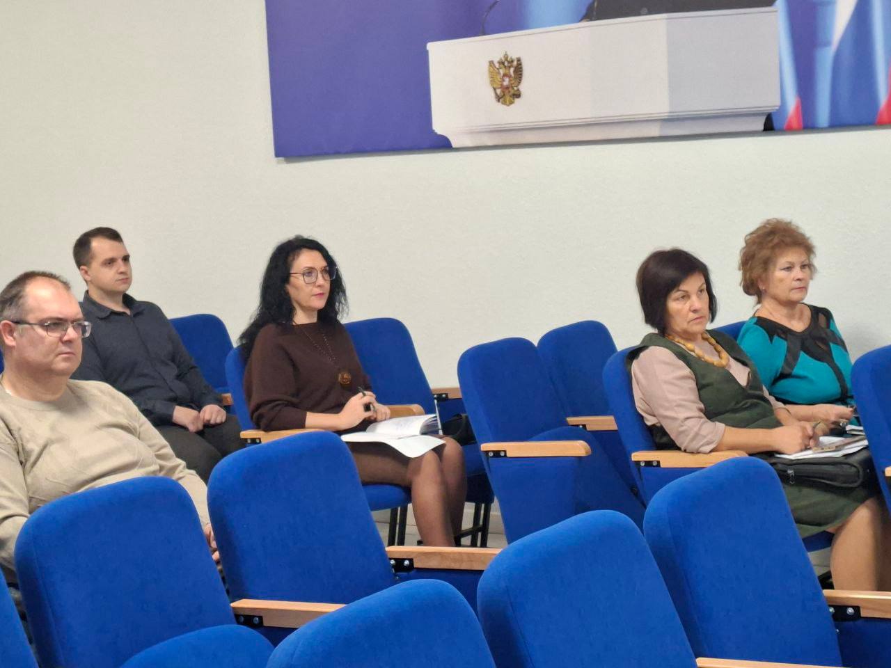 Антон Кравец: Провел аппаратное совещание с руководителями структурных подразделений администрации Нижнегорского района Антон Кравец: Провел аппаратное совещание с руководителями структурных подразделений администрации Нижнегорского района