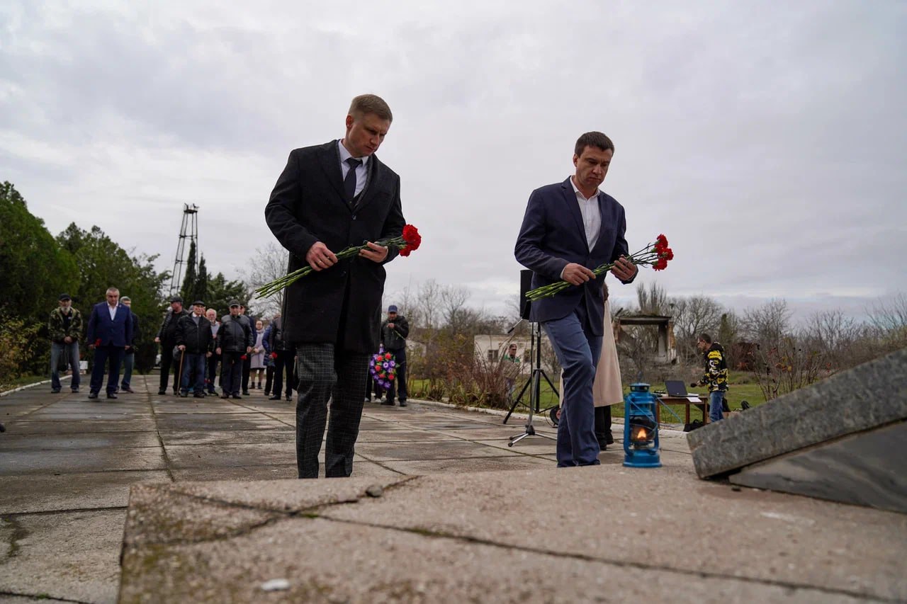 В Евпатории почтили память крымчаков и евреев, ставших жертвами нацизма В Евпатории почтили память крымчаков и евреев, ставших жертвами нацизма