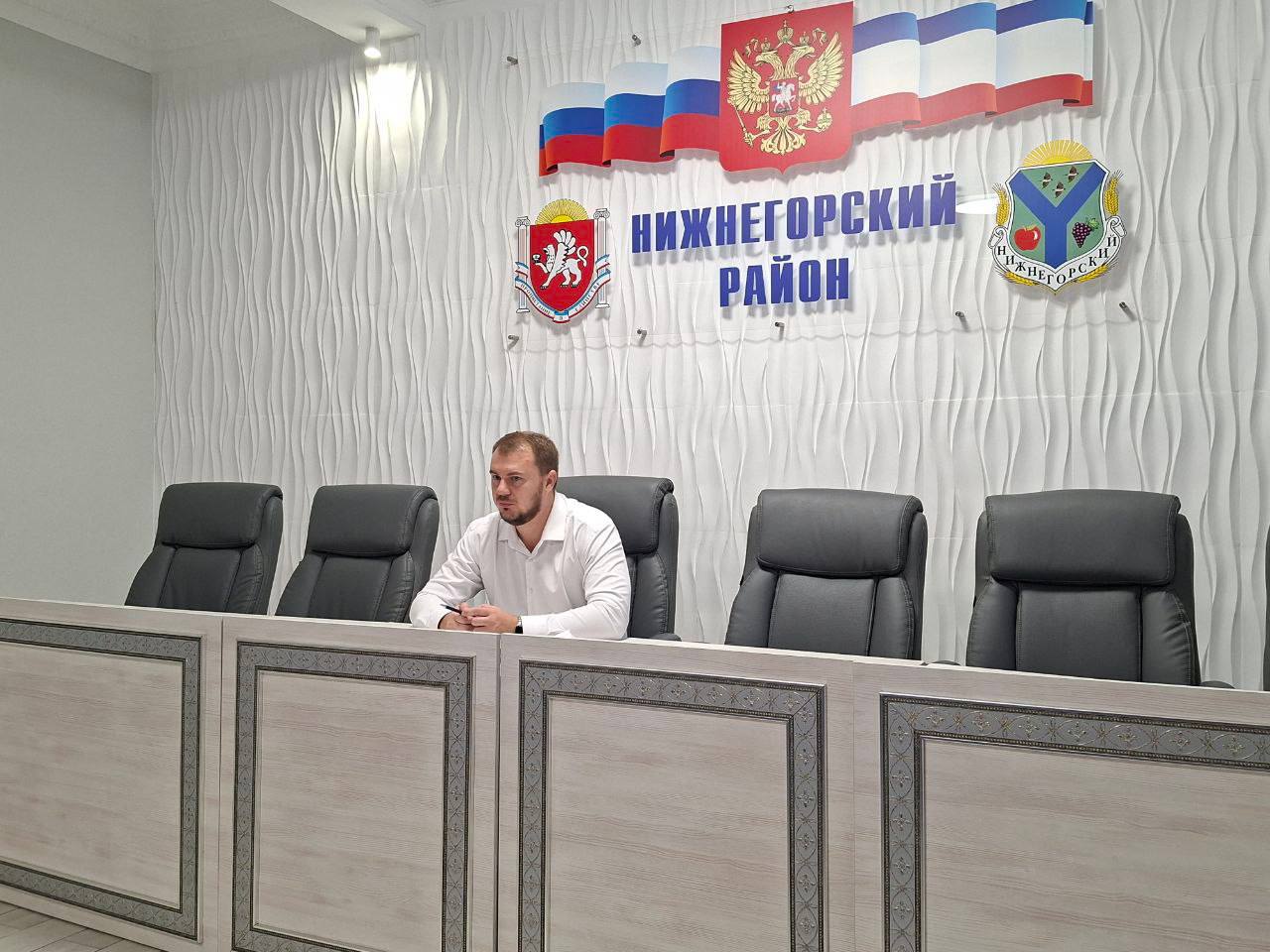 Антон Кравец: Провел аппаратное совещание с руководителями структурных подразделений администрации Нижнегорского района