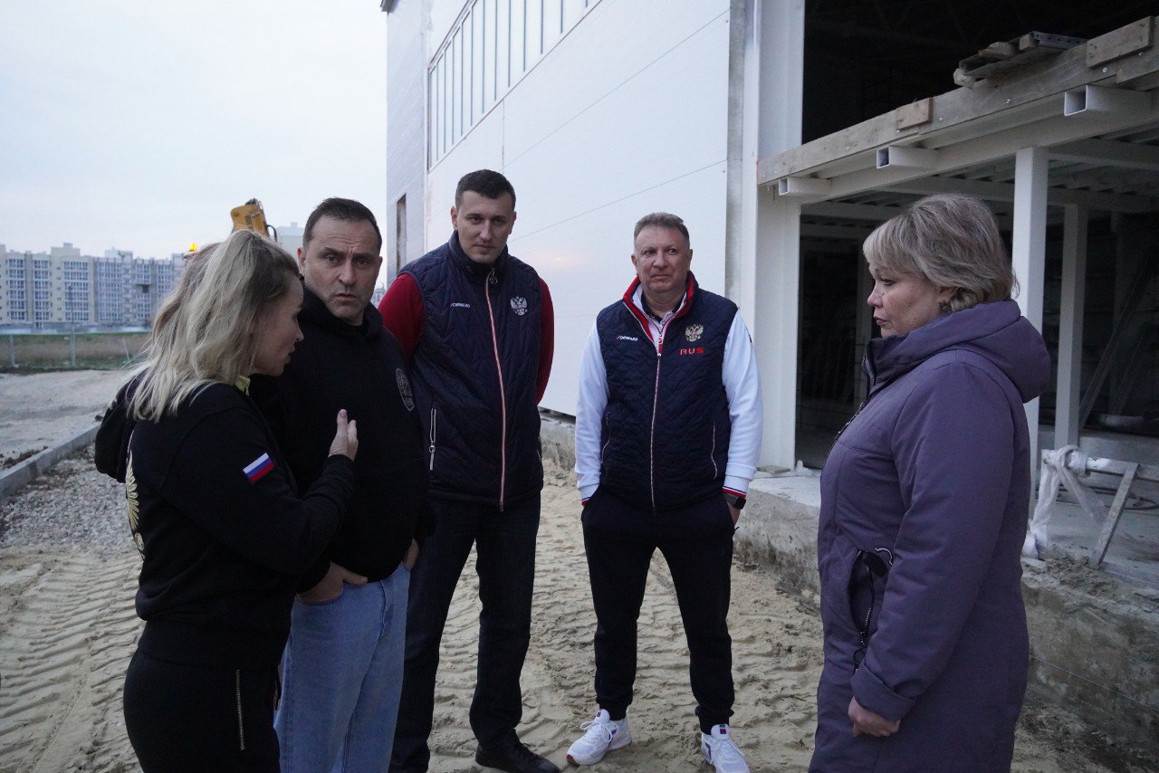 В Керчи с рабочим визитом побывали депутат Государственной Думы РФ Дмитрий Свищев и министр спорта РК Ольга Торубарова В Керчи с рабочим визитом побывали депутат Государственной Думы РФ Дмитрий Свищев и министр спорта РК Ольга Торубарова