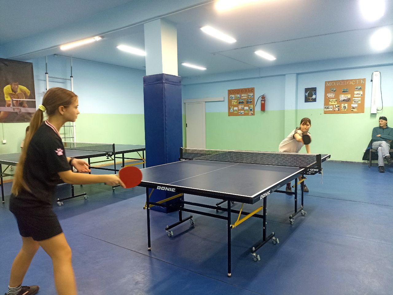 Чемпионат города по настольному теннису среди юношей и девушек до 16 лет состоялся в спортивно-досуговом клубе «Секрет»