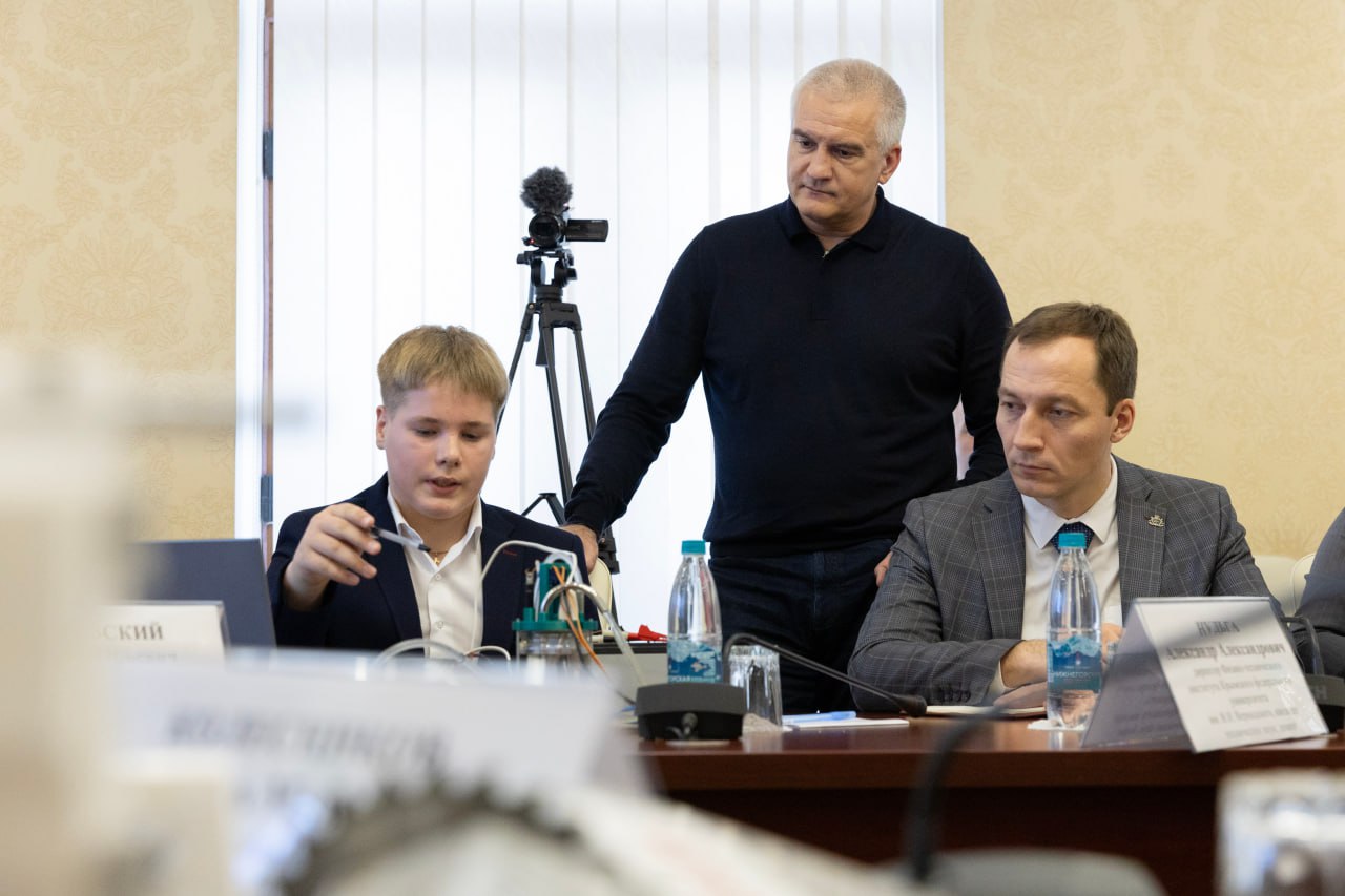 Сергей Аксёнов: Сегодня свои технические разработки представили юные изобретатели Крыма Сергей Аксёнов: Сегодня свои технические разработки представили юные изобретатели Крыма